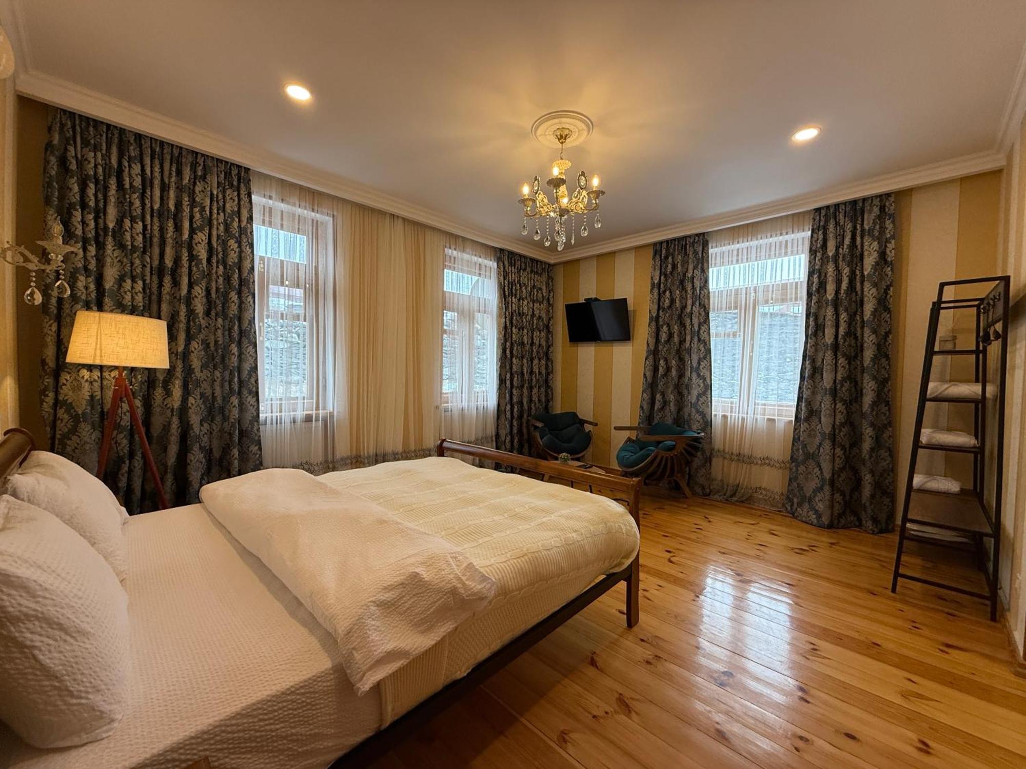 Graf Kazbegi Hotel Eksteriør billede